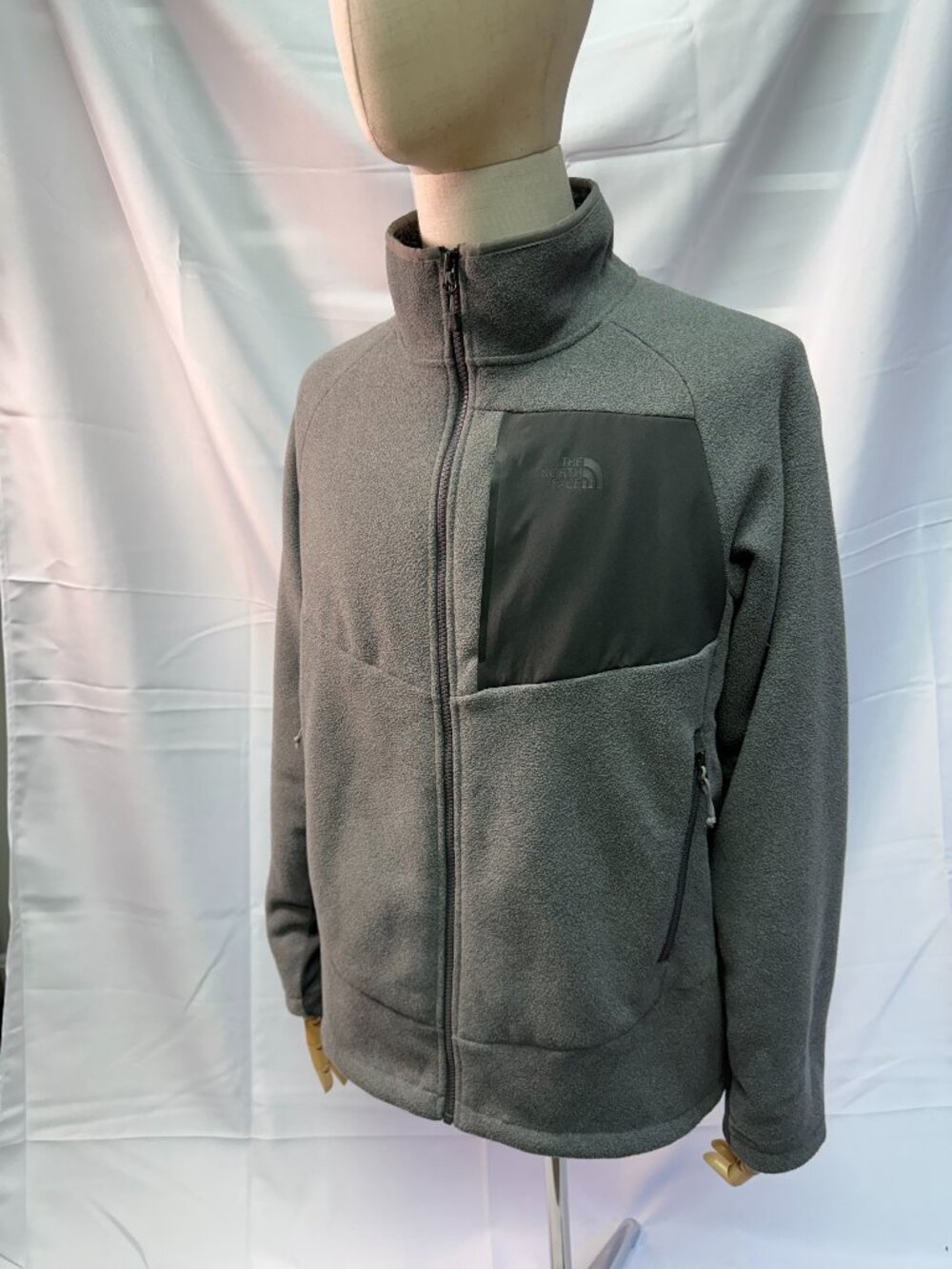 The North Face Men's Gray Fleece Jacket Full Zip Black Chest Pocket Size L